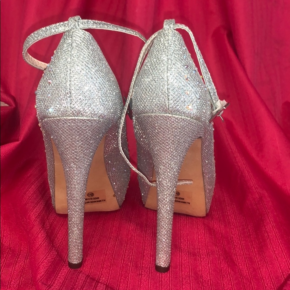 high heels - Picture 3 of 4